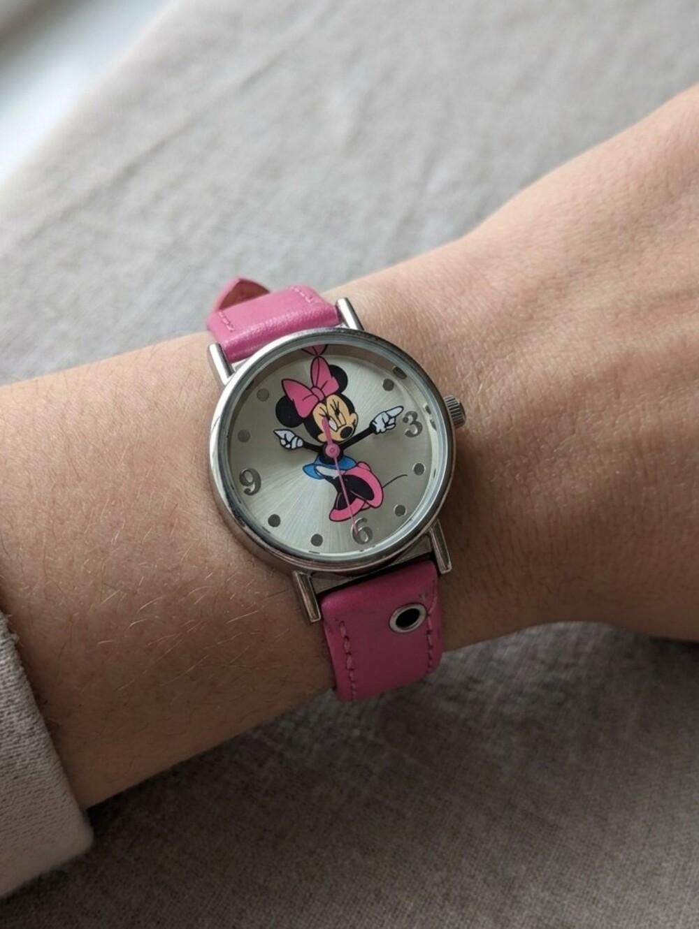 Vintage Disney Minnie Mouse Pink Strap Quartz Wristwatch